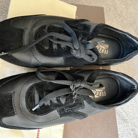 Women size 8 Gently worn dust bag included Salvatore Ferragamo Sneakers - Picture 5 of 6